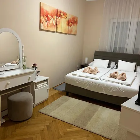 Centroom Apartman